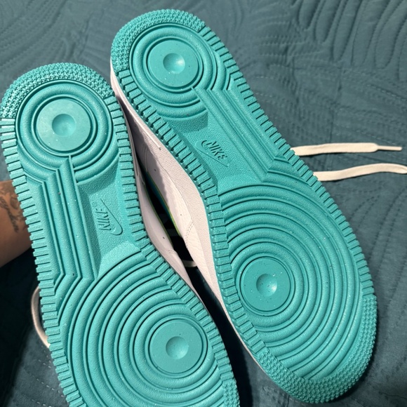 Nike shoes - Picture 5 of 6